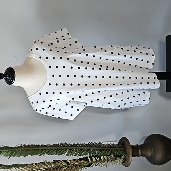 ellos Off-White and Black Polka Dot Short Sleeve Tee NWOT - Picture 1 of 13